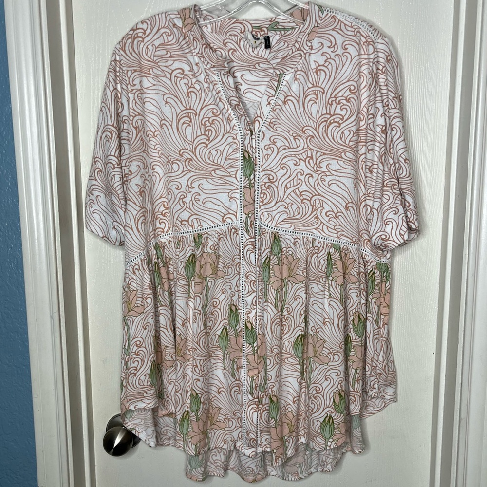 Anthropologie Akemi & Kin Veria Floral Top - Picture 2 of 6